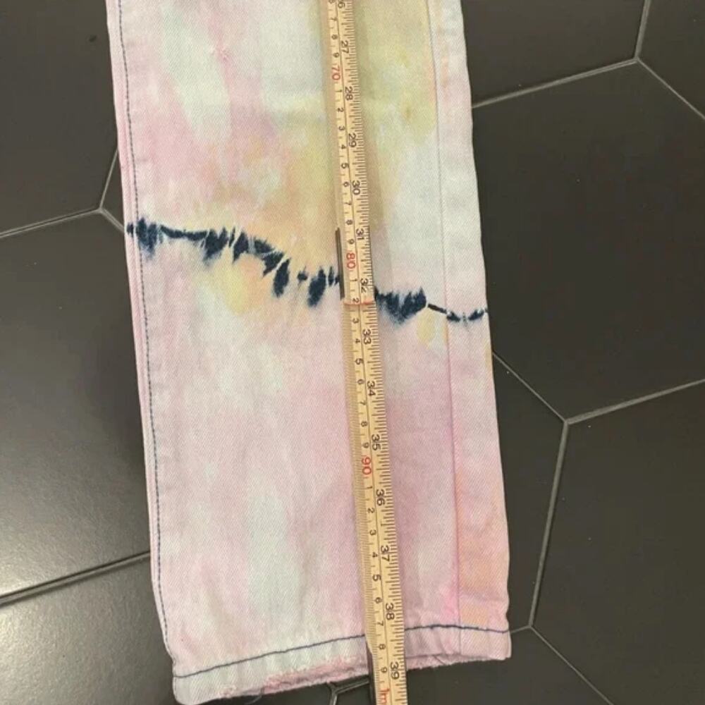 Poster Grl x DollsKill Twisted Rhythm Patched Tie Dye Jeans Sz Small NWOT - Picture 6 of 11